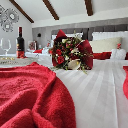 Ana Daire Gračac Dış mekan fotoğraf